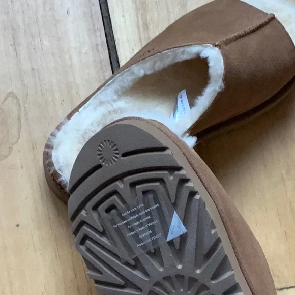 UGG Greenport Slide in Chestnut Suede - Picture 5 of 5